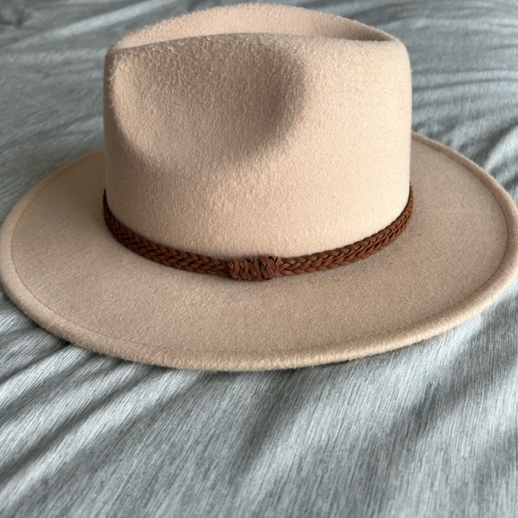 Hat - Picture 4 of 5